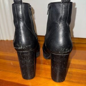 Steve Madden black leather heeled lace up boots